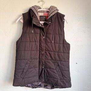 Love Tree Women’s Black Hooded Cotton Puffer Vest Large EUC‎ Cabin Gorp Core